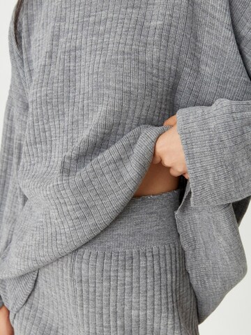 Trendyol - Traje para estar en casa en gris