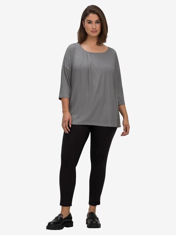 SHEEGO Shirt in Grey