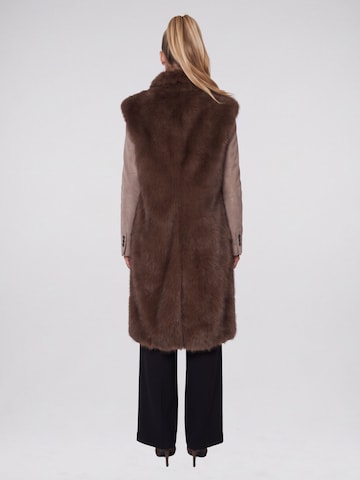 BLONDE No. 8 Vest 'Joe' in Brown