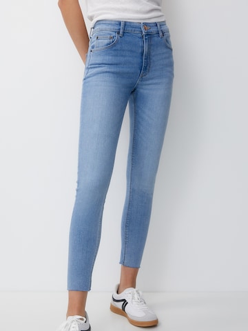 Pull&Bear Skinny Jeans in Blue: front