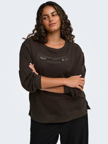 ONLY Carmakoma - Sudadera 'CARMIRINDA' en marrón