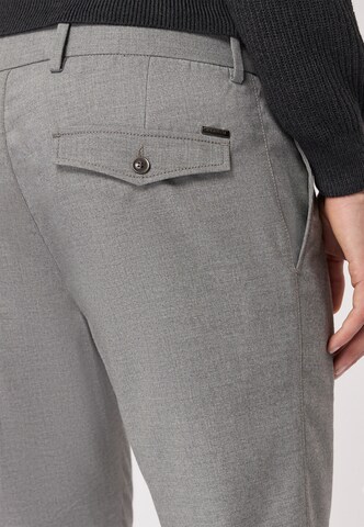 ROY ROBSON Regular Pleat-Front Pants in Grey