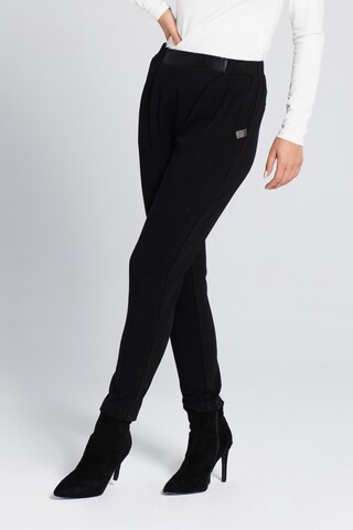 Coupe slim Pantalon KALITE look en noir : devant