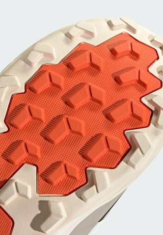 Chaussure basse 'Skychaser AX5' ADIDAS TERREX en blanc