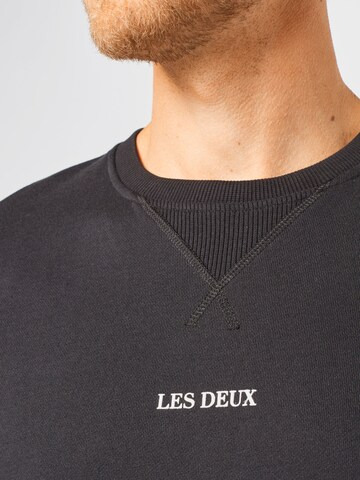 Les Deux Sweatshirt 'Lens' in Black