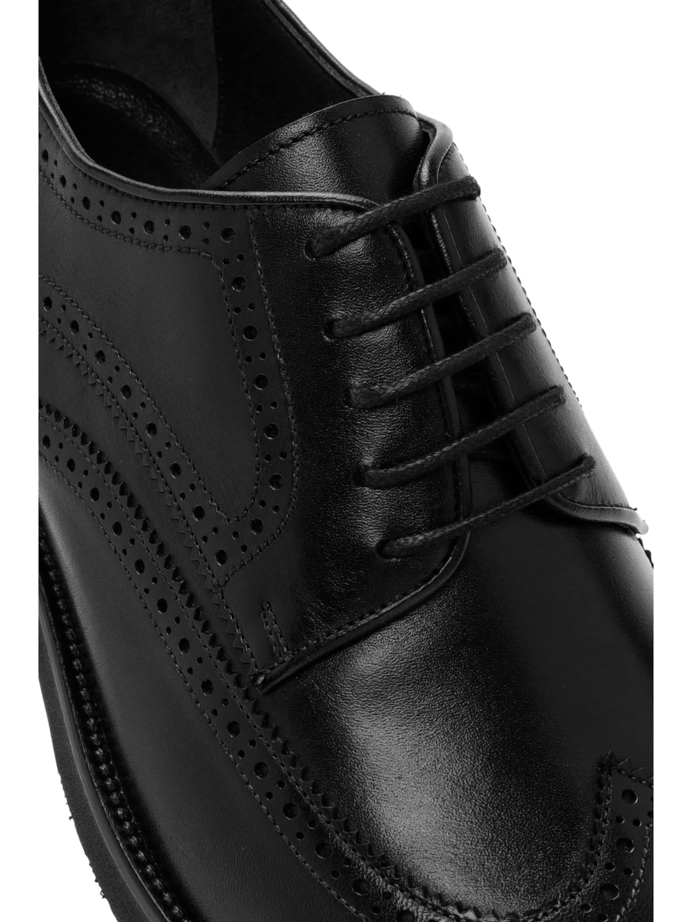 Scarpa stringata di Derimod in nero