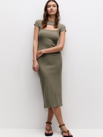 Robe Pull&Bear en vert : devant