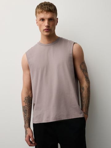 T-Shirt Next en violet : devant