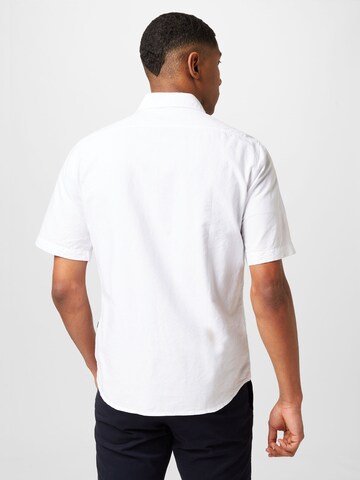 Coupe regular Chemise 'Rash' BOSS en blanc