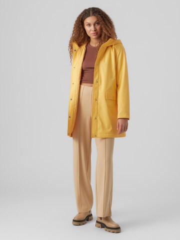 Manteau mi-saison 'Asta' VERO MODA en jaune