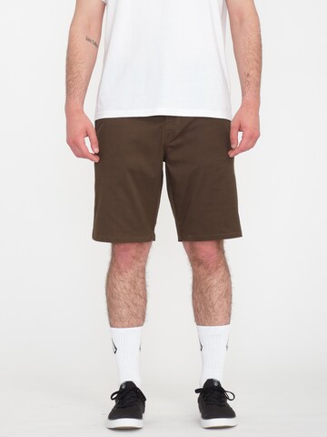 Volcom Regular Chino trousers in Green: front