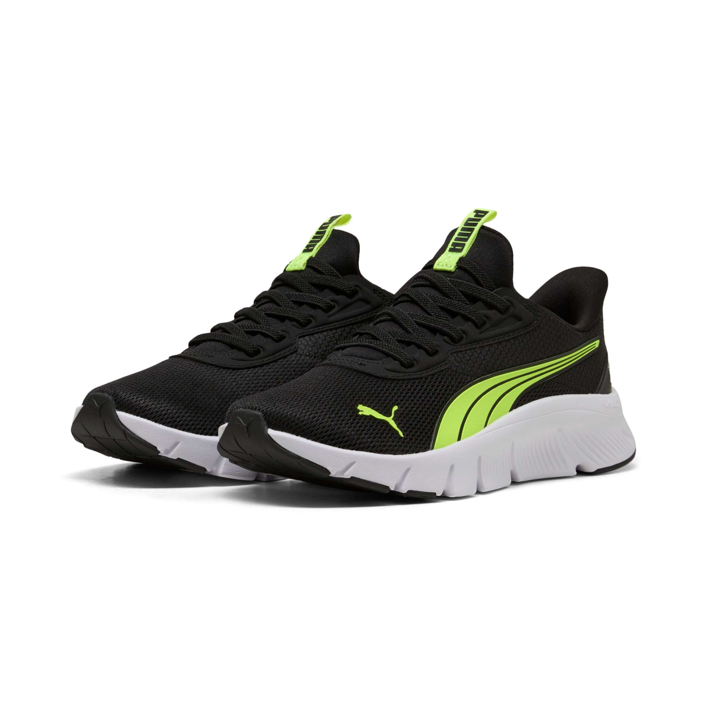 PUMA Slip On in Schwarz