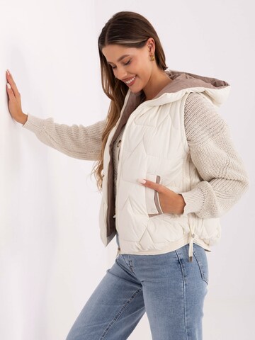 Madnezz House Weste '2502' in Beige