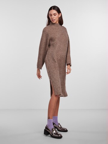 PIECES Knit dress 'Nell' in Brown