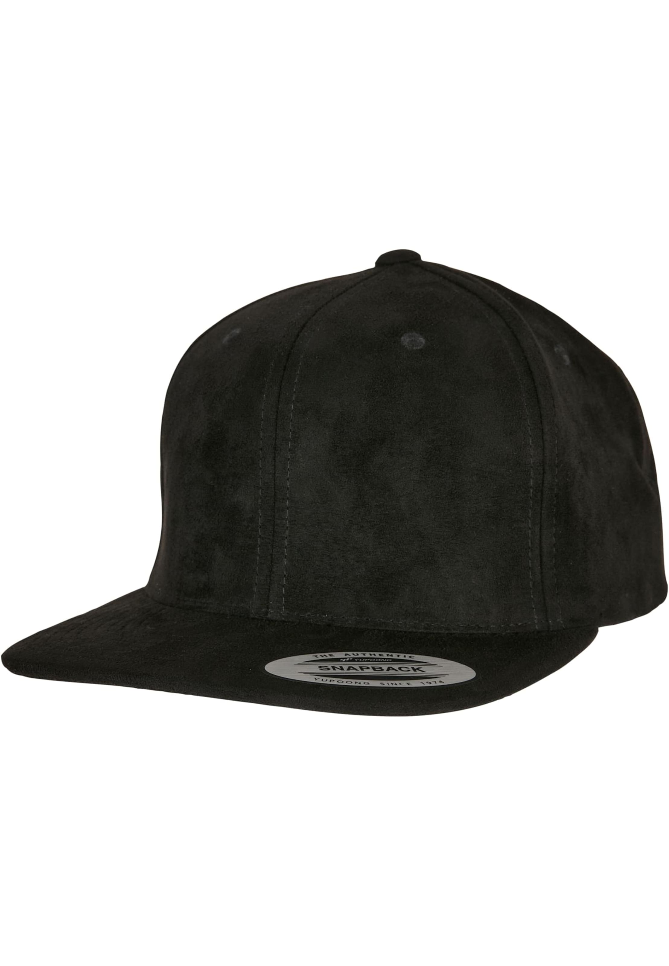 Casquette Flexfit en noir : devant