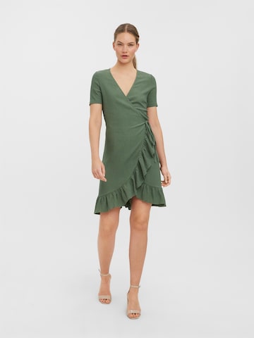 Vero Moda Tall فستان 'Haya' بلون أخضر
