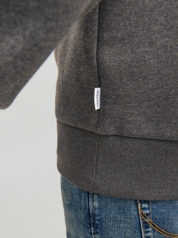 JACK & JONES Sweatshirt in Grau