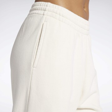 Reebok Zúžený Sportovní kalhoty – bílá