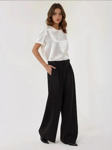 Wide leg Pantaloni con pieghe di Hiccup in nero