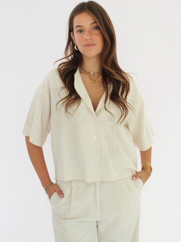 Honnête Atelier Blouse 'Clover' in Beige: voorkant