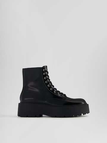 Bottines à lacets Bershka en noir