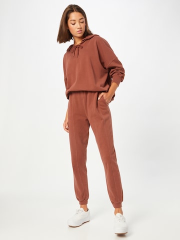 Sweat-shirt 'Mia' ABOUT YOU Limited en marron