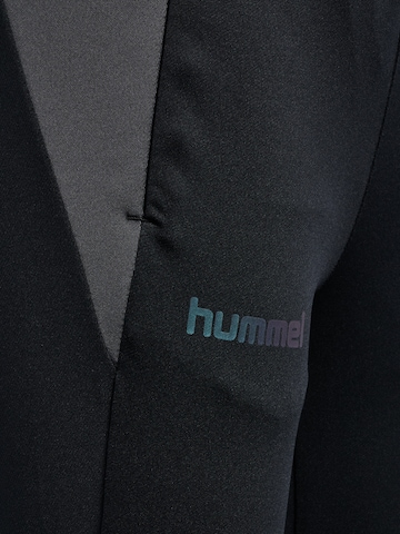 Skinny Pantalon de sport 'BLAZE26 PRO' Hummel en noir