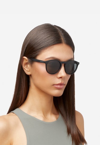 juoda HAWKERS Akiniai nuo saulės 'Bel Air'