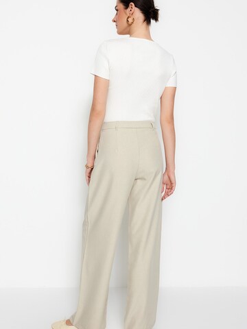 Wide leg Pantaloni con pieghe di Trendyol in marrone