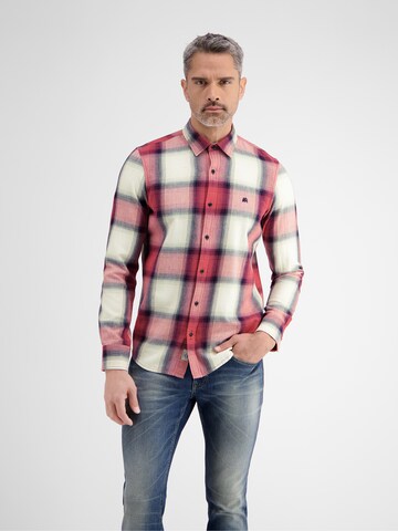 Coupe regular Chemise LERROS en rouge : devant