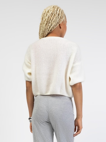 BROKE + SCHÖN Knit Cardigan in White