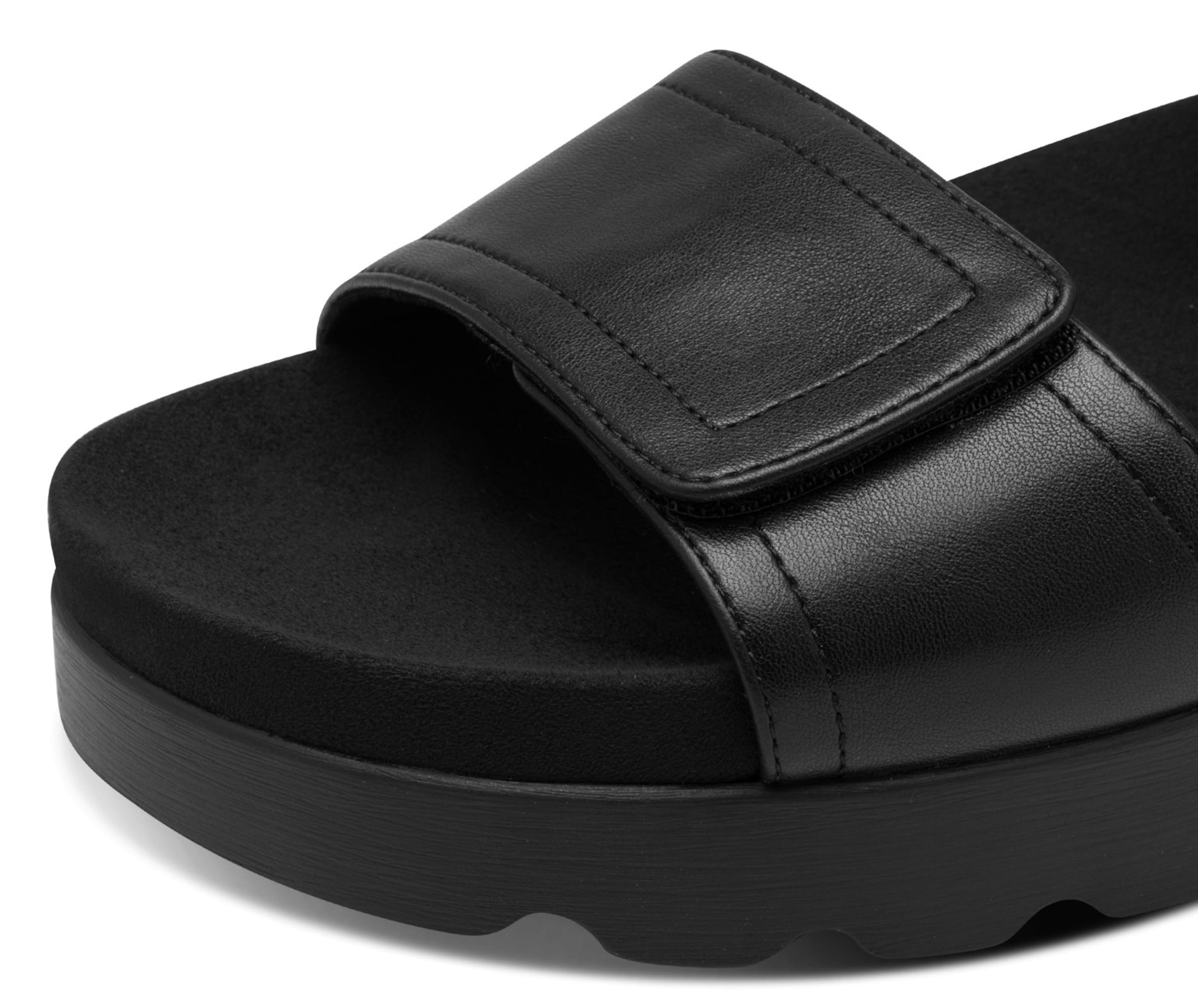 Tamaris Sandale in Schwarz