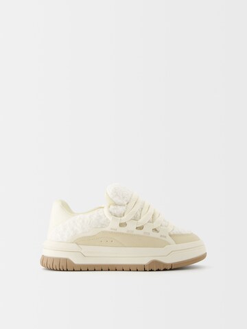Baskets basses Bershka en beige