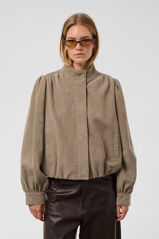 SOAKED IN LUXURY Between-season jacket in Green: front