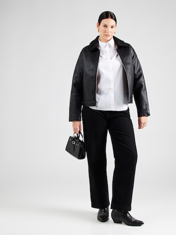 Camicia da donna di ONLY Carmakoma in bianco