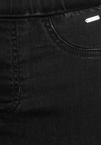 Skinny Pantaloni de pijama de la BUFFALO pe negru