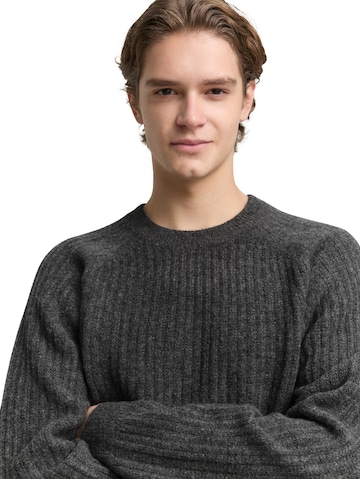 TOM TAILOR DENIM Pullover in Grau