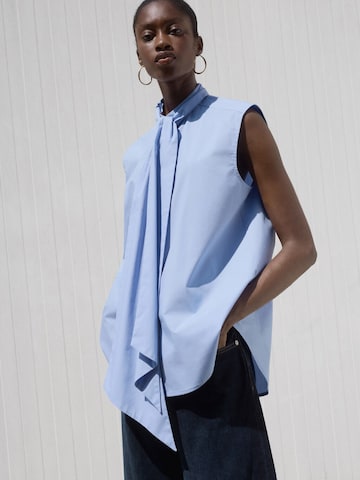 MANGO Blouse 'BRUNA-H' in Blauw: voorkant