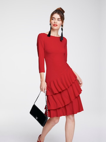 Robe heine en rouge : devant