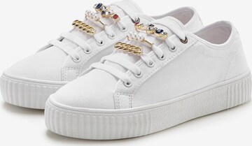 Sneaker low de la LASCANA pe alb