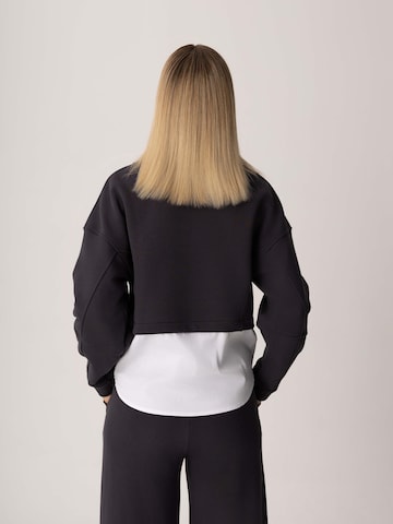 Sweat-shirt 'LAYA SWEATSHIRT BEIGE' FEMSSY en gris