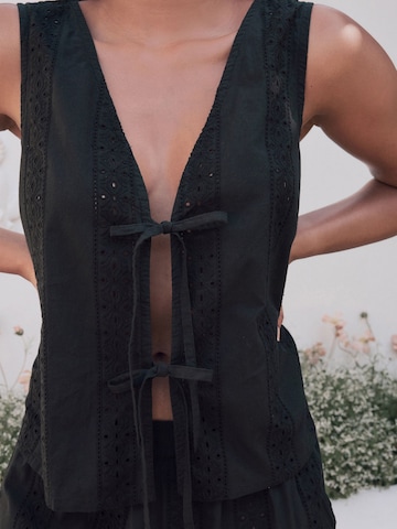 Haut LAURA ASHLEY en noir