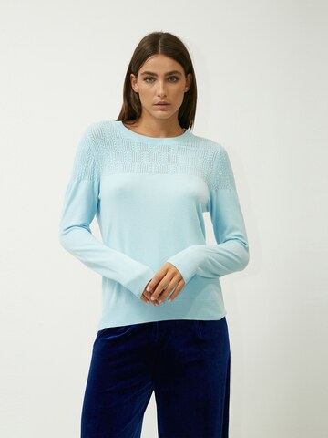 Pullover di Influencer in blu: frontale