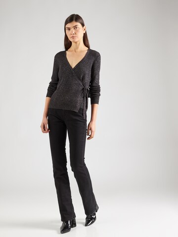T-shirt 'Branka' ABOUT YOU en noir