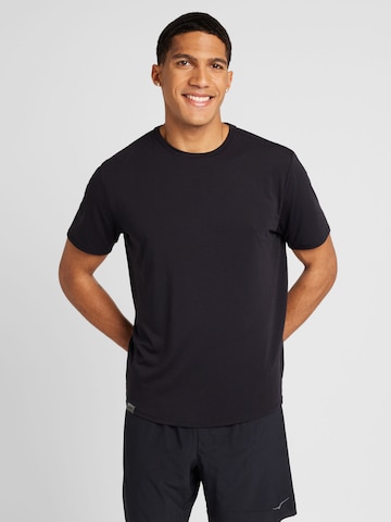 Hoka One OneTehnička sportska majica 'ESSENTIAL' - crna boja: prednji dio