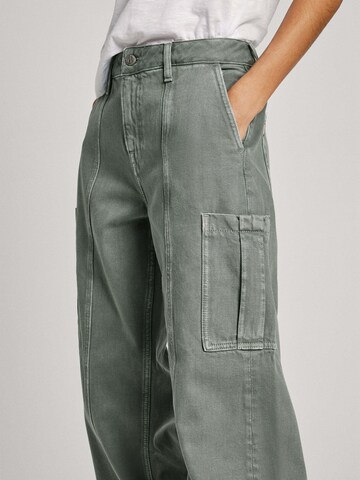 Pepe Jeans Loosefit Bundfaltenjeans in Grün