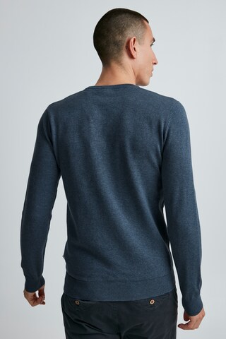 11 Project Strickpullover 'MELVIN' in Blau
