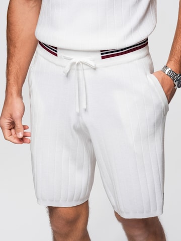 Ombre Regular Sporthose‌‌‌‌‌‌ in Weiß