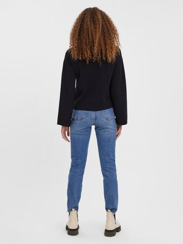 VERO MODA Sweater 'Gold' in Black