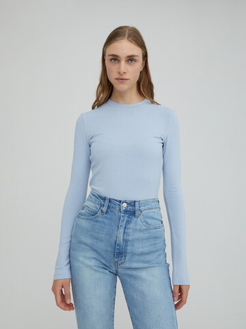 EDITED Shirt 'Ginger' in Blauw: voorkant